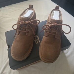 UGG Women's Suede Chukka Boots in Chestnut